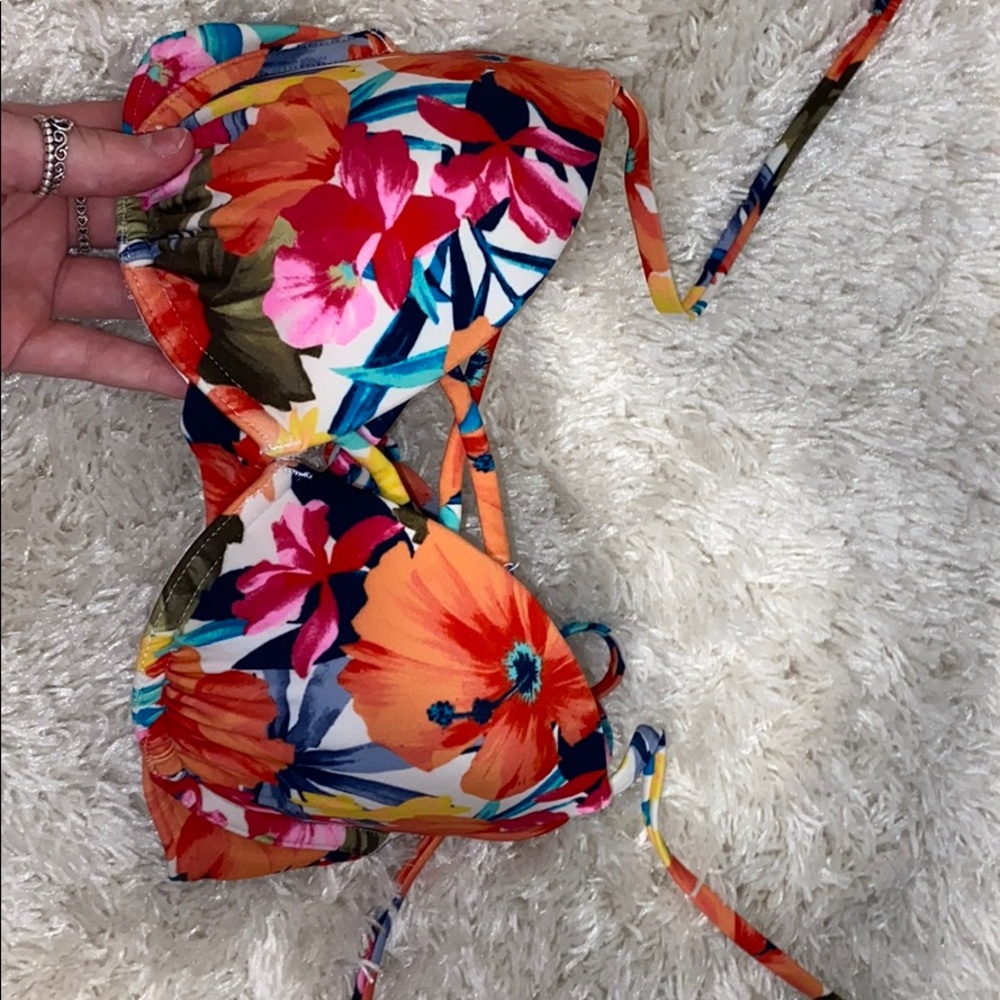 hollister swimsuit top